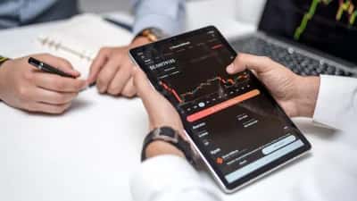 الرئيس التنفيذي لشركة Ripple ينتقد JPMorgan — إليكم لماذا يهم ذلك