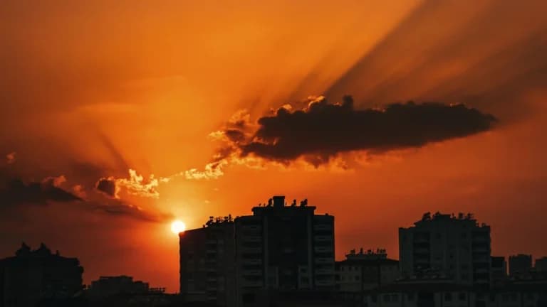 Solana Hits $90 as Crypto Market Buzz Grows