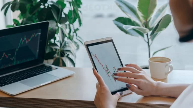 Investor Buzz Grows as Scott Bessent Hints at Bitcoin Surge