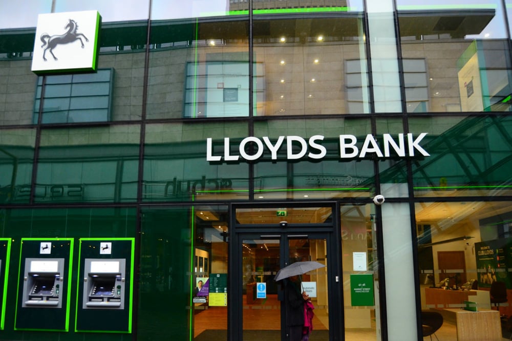 Lloyds Bank Adopts Blockchain-Based Solution for Commodity Trade ...