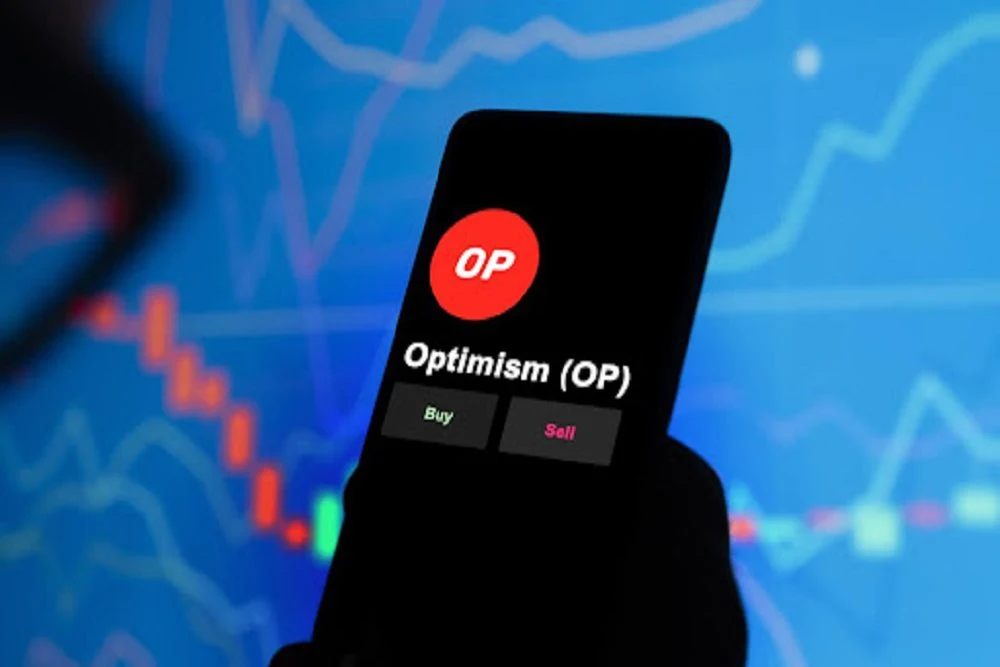 Will Optimism Pump Higher? Tradecurve and Maker Remain Investor Favorites