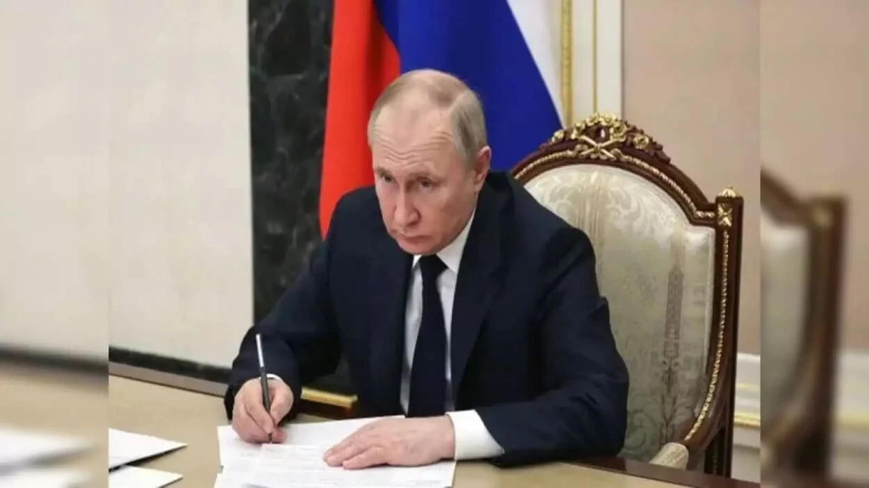 Crypto and Stock Markets Plummet as Putin Signs Nuclear Decree Amid Tensions