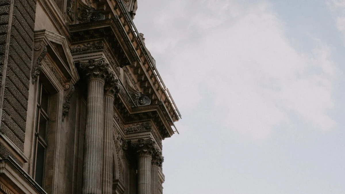 Market Uncertainty Grows — SolanaFloor Alerts on CLARITY Act Status