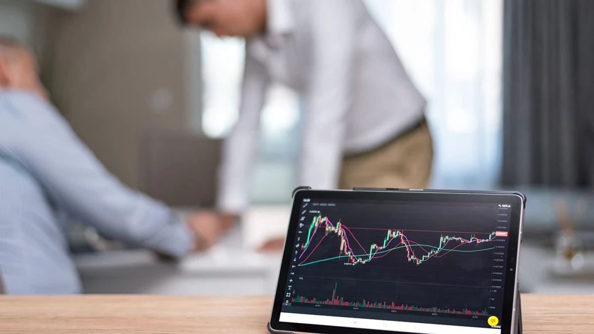 Ethereum Faces Critical Resistance as Traders Eye $1750 Level