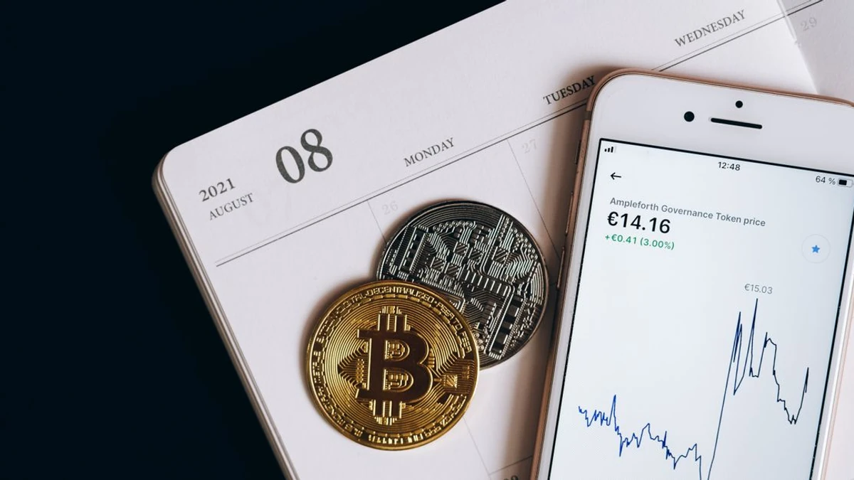 Bitcoin Magazine Highlights Senator Lummis on Strategic Bitcoin Reserve — Here’s Why It Matters